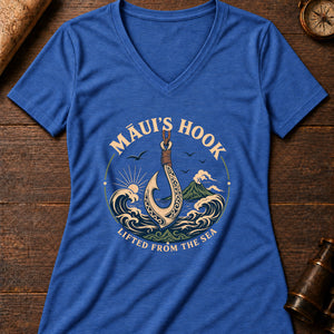 Māui fishhook Women's V-Neck Tee — heather true royal
